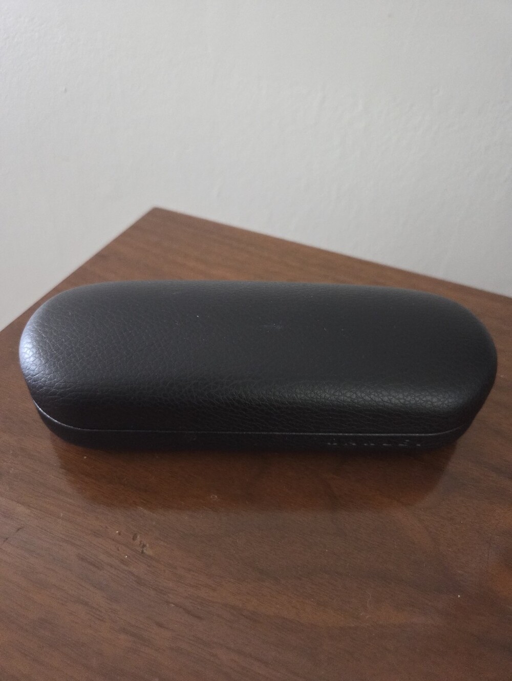 Oakley Black Clamshell Sunglasses Case with Black Microfiber dustbag - Picture 3 of 3